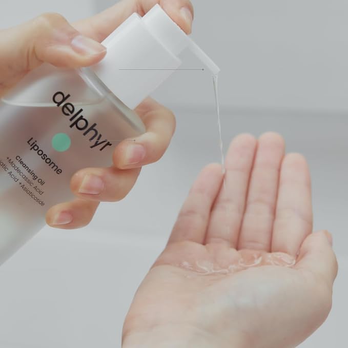 Liposome Daily Cleansing Oil, Gentle Makeup & Blackhead Remover for Sensitive Skin with Centella Asiatica TECA, Korean Skincare for Trouble Care (6.76 fl. oz., 200ml)