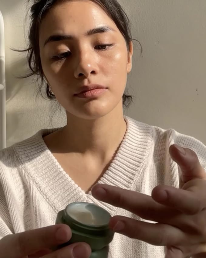 Cadence Travel Containers - Core Skincare Set - Magnetic Travel Capsules - 2 Small (0.56oz) & 3 Medium Capsules (1.32oz) with Cleanser, Moisturizer, Serum, Makeup Remover & Sun-Icon Label - Pacific